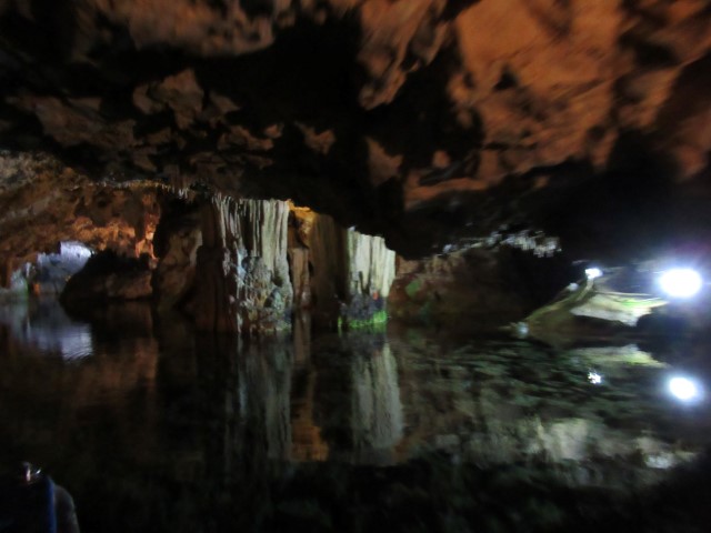 Een bijzonder schouwspel in de grotten